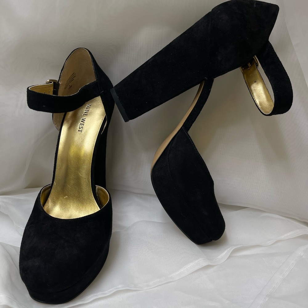 New in Box Nine West Mary Jane Black Suede Platforms Size 10